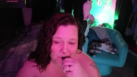 Peachy Nessa online show from May 2026 09:37:01 AM