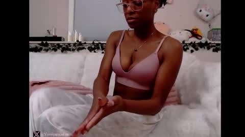 Snapshot of peachypeachgirl chatting on February 2025 04:03:02 AM peachypeachgirl online show from February 2025 04:03:02 AM