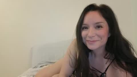 Snapshot of peachyxobsession chatting on November 2025 01:48:02 AM PeachyObsession online show from November 2025 01:48:02 AM