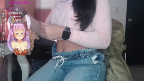 Snapshot of pearl_3 chatting on December 2024 07:33:01 PM Pearl online show from December 2024 07:33:01 PM