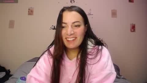 Snapshot of pearl_3 chatting on October 2025 04:11:01 AM Pearl online show from October 2025 04:11:01 AM