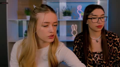 Snapshot of pearl_heart chatting on March 2026 06:52:01 AM pearl heart online show from March 2026 06:52:01 AM