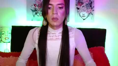 pearlatin online show from February 2026 11:09:01 PM