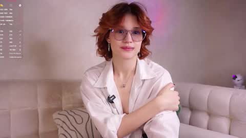 Snapshot of pebee chatting on September 2025 01:22:02 AM Lily online show from September 2025 01:22:02 AM