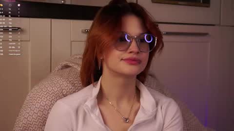 Snapshot of pebee chatting on October 2025 01:13:01 AM Lily online show from October 2025 01:13:01 AM