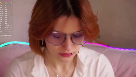 Snapshot of pebee chatting on October 2025 01:16:01 AM Lily online show from October 2025 01:16:01 AM