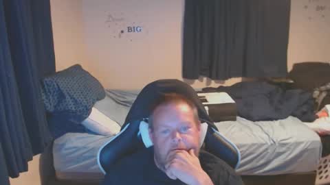 pecker40 online show from March 2025 01:01:01 AM