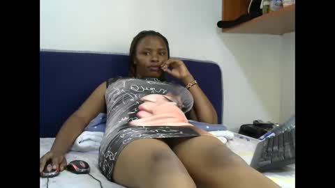 Snapshot of peekyshams chatting on February 2025 07:27:01 AM peekyshams online show from February 2025 07:27:01 AM