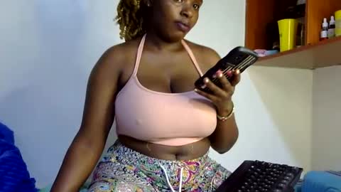 Snapshot of peekyshams chatting on September 2025 02:38:02 PM peekyshams online show from September 2025 02:38:02 PM