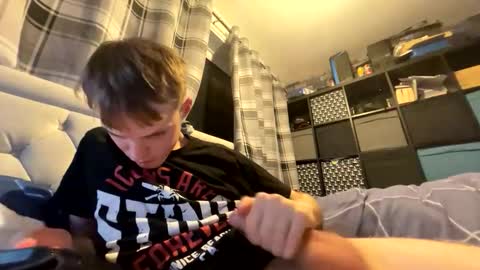 Penguin online show from October 2025 11:54:02 PM