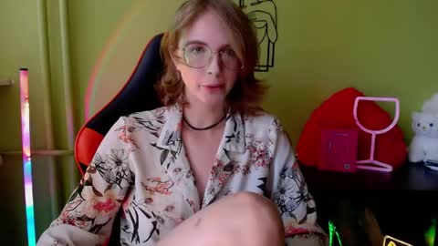 Snapshot of penny_lust chatting on June 2026 04:40:02 PM Penny online show from June 2026 04:40:02 PM