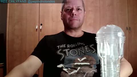 Snapshot of pepinoholandes chatting on November 2025 11:35:01 PM Pepino Holandes online show from November 2025 11:35:01 PM