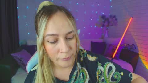 Dia  online show from January 2025 05:27:01 PM