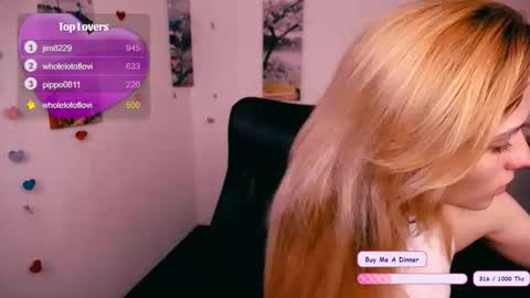 Mia online show from November 2025 07:36:02 AM