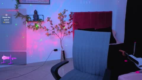 pequitasmedusa9 online show from November 2025 03:32:02 AM