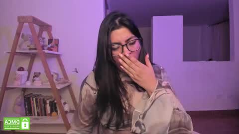 Sarah Ana Banana online show from March 2025 07:10:01 AM