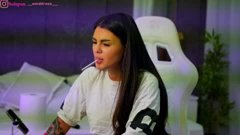 Dee online show from October 2025 05:08:02 PM