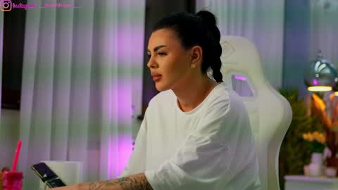 Dee online show from March 2026 02:32:01 PM