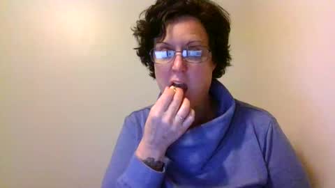 Perinne50 online show from February 2025 03:54:01 AM