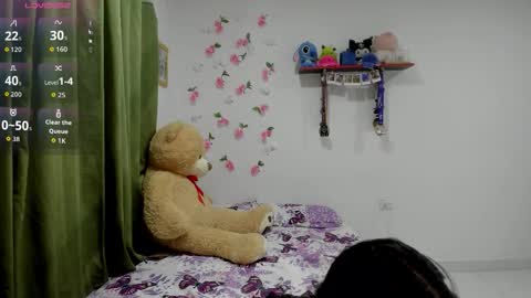 Snapshot of perla_brunette1 chatting on November 2025 10:00:02 PM perla online show from November 2025 10:00:02 PM