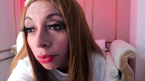 PerlaPreciosa online show from December 2025 04:17:01 AM