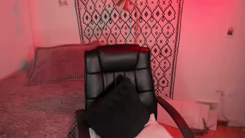 Rose online show from February 2025 02:37:01 AM