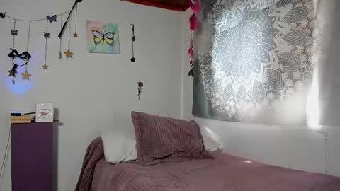 Rose online show from September 2025 06:54:01 PM