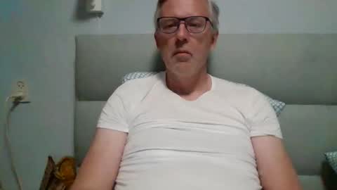 peteruitholland2 online show from May 2026 09:38:02 AM