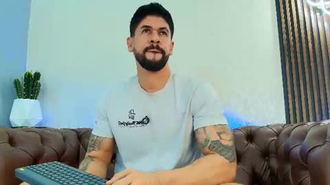 Snapshot of petesevans_1 chatting on July 2026 12:10:01 AM PETES EVANS new account online show from July 2026 12:10:01 AM