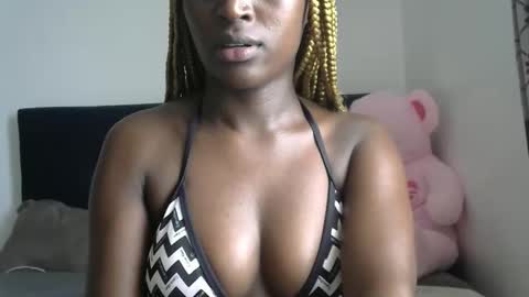 Snapshot of petite_asshley1 chatting on November 2025 08:24:01 AM Ashley online show from November 2025 08:24:01 AM