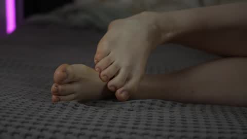 Snapshot of petite_cathrine chatting on April 2026 06:31:02 PM petite_cathrine online show from April 2026 06:31:02 PM