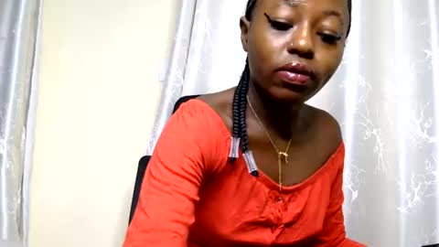 Snapshot of petite_freakette chatting on June 2026 07:38:02 PM Moon online show from June 2026 07:38:02 PM