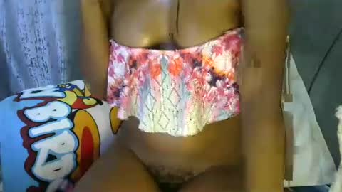 Snapshot of petite_loverr chatting on March 2025 11:55:02 AM Petite loverr online show from March 2025 11:55:02 AM