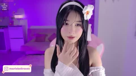 Snapshot of petite_marie_ chatting on May 2026 03:24:02 AM petite_marie_ online show from May 2026 03:24:02 AM