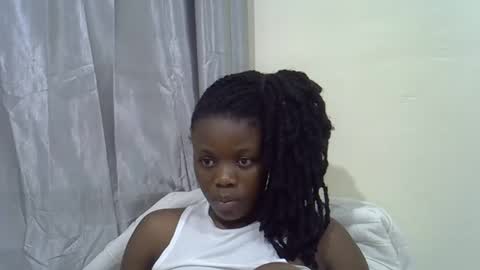 petite_melan online show from November 2025 07:36:03 PM