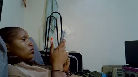 Snapshot of petite_melinda chatting on June 2026 04:26:01 AM petite_melinda online show from June 2026 04:26:01 AM
