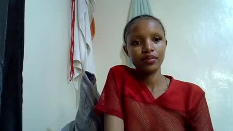 Snapshot of petite_melinda chatting on June 2026 01:16:01 AM petite_melinda online show from June 2026 01:16:01 AM