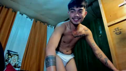 Snapshot of petiteasianx chatting on November 2025 12:49:02 PM Vrin online show from November 2025 12:49:02 PM