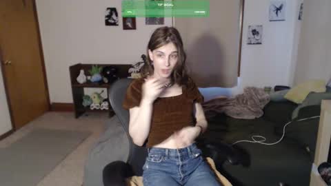 Snapshot of petitecut chatting on February 2025 04:22:01 PM caracal online show from February 2025 04:22:01 PM