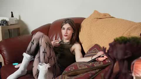 Snapshot of petitecut chatting on March 2025 02:21:01 AM caracal online show from March 2025 02:21:01 AM