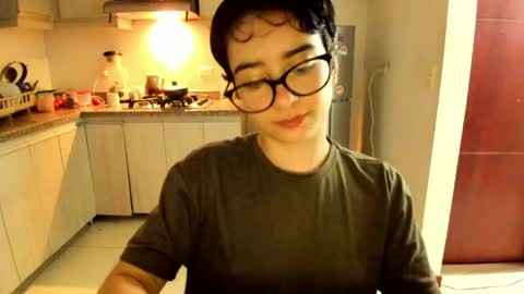 Snapshot of petitee_lunna chatting on June 2026 01:09:01 AM Lunna online show from June 2026 01:09:01 AM