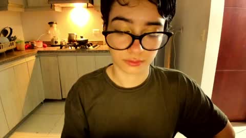 Snapshot of petitee_lunna chatting on June 2026 01:28:02 AM Lunna online show from June 2026 01:28:02 AM