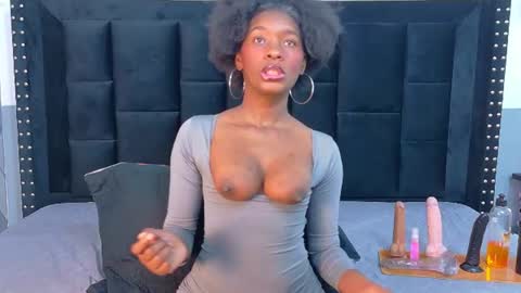 Snapshot of petitelittleebony chatting on June 2026 02:38:01 AM little sharon online show from June 2026 02:38:01 AM