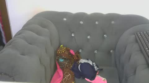 petitpearl online show from January 2025 05:40:02 AM