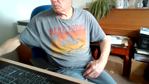 petitwilly online show from June 2026 12:51:01 PM