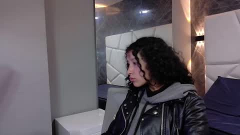 Moon  online show from November 2025 11:36:02 AM