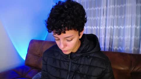 Snapshot of peyton_gh chatting on December 2024 04:10:02 AM Peyton online show from December 2024 04:10:02 AM