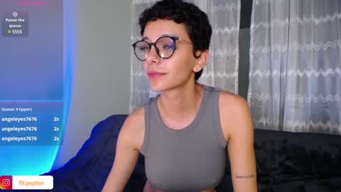 Snapshot of peyton_gh chatting on January 2025 04:14:02 AM Peyton online show from January 2025 04:14:02 AM