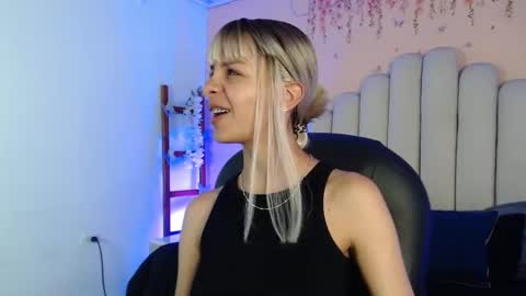 Snapshot of peyton_gh chatting on September 2025 03:33:02 AM Peyton online show from September 2025 03:33:02 AM