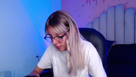 Snapshot of peyton_gh chatting on October 2025 03:31:02 AM Peyton online show from October 2025 03:31:02 AM